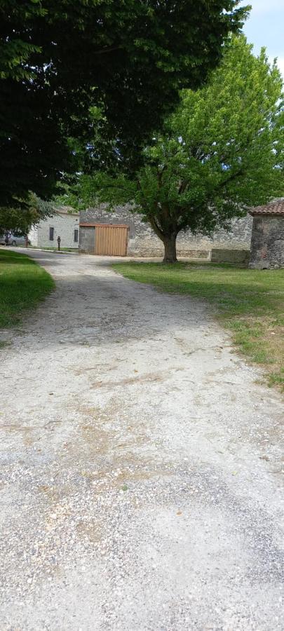 Bed and Breakfast L'Atelier D'Andre Monbahus Exterior foto